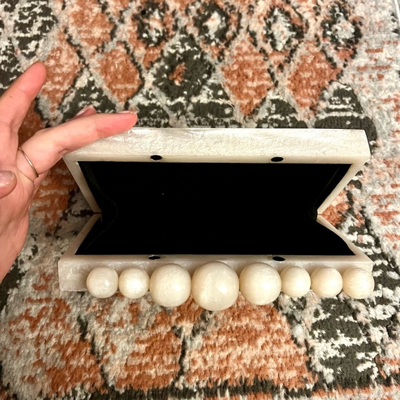Cream Marble “On The List” Acrylic Box Clutch Purse 🌿 - Picture 7 of 10